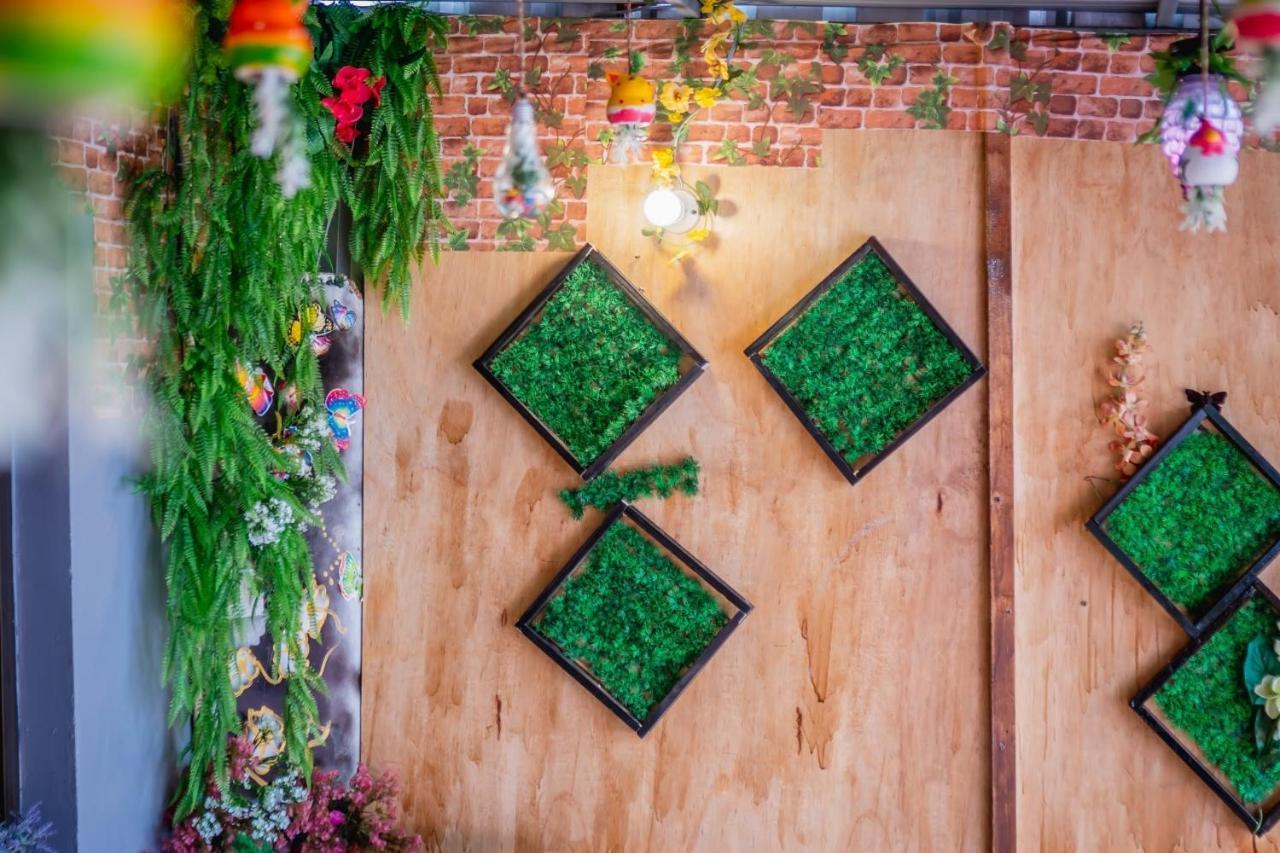 Menulis Coolly House Patong Bed & Breakfast Ngoại thất bức ảnh