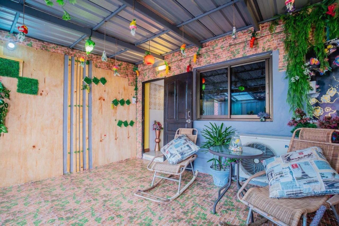 Menulis Coolly House Patong Bed & Breakfast Ngoại thất bức ảnh