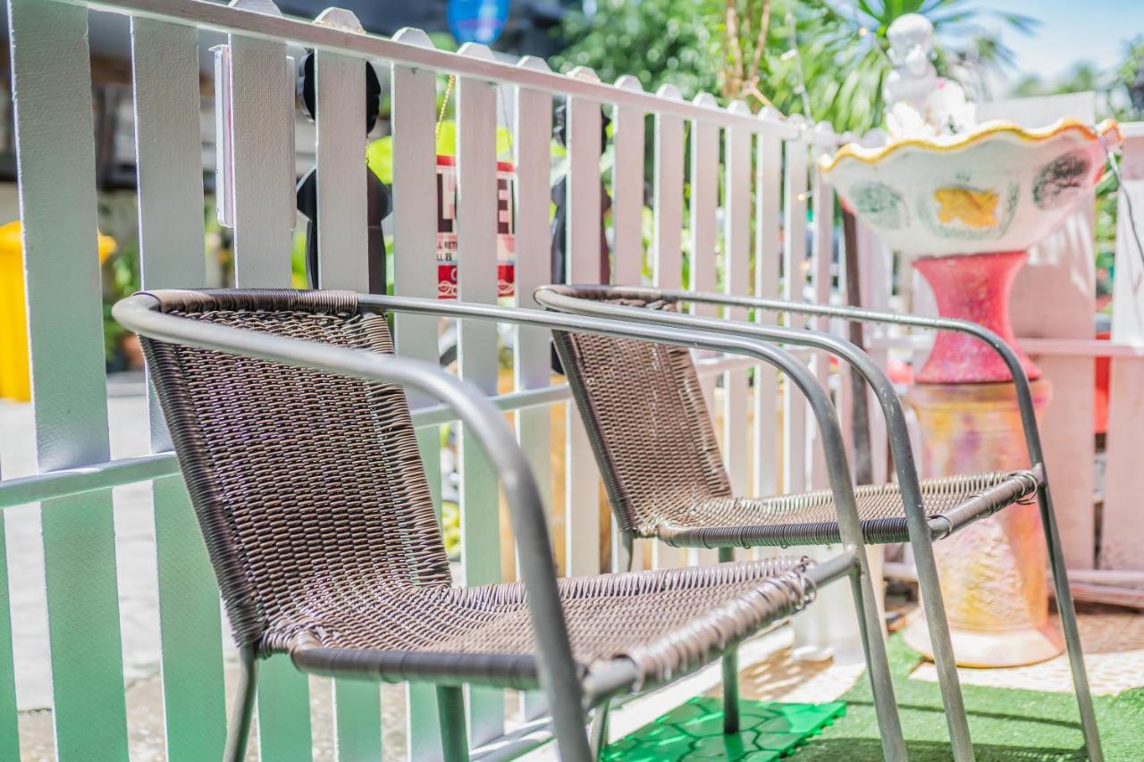 Menulis Coolly House Patong Bed & Breakfast Ngoại thất bức ảnh