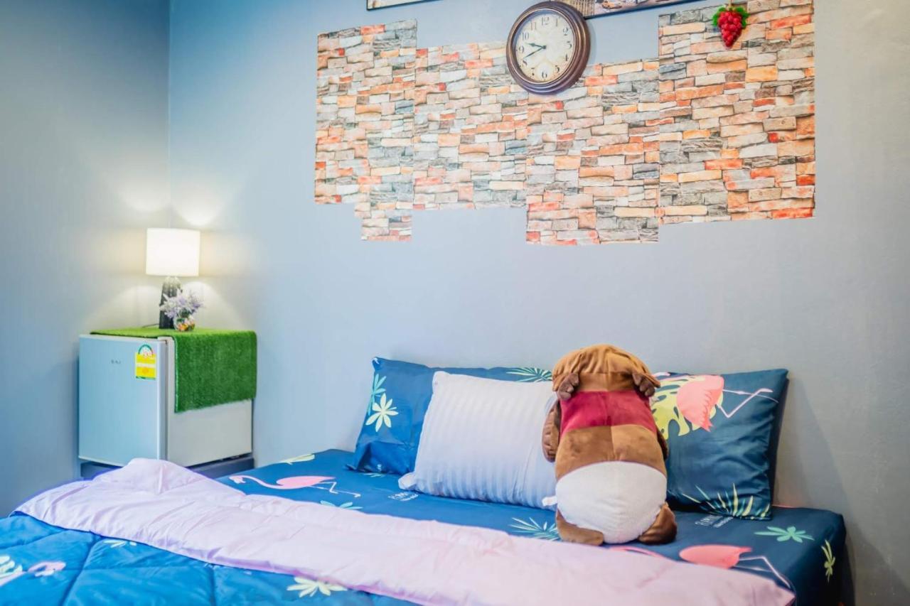 Menulis Coolly House Patong Bed & Breakfast Ngoại thất bức ảnh