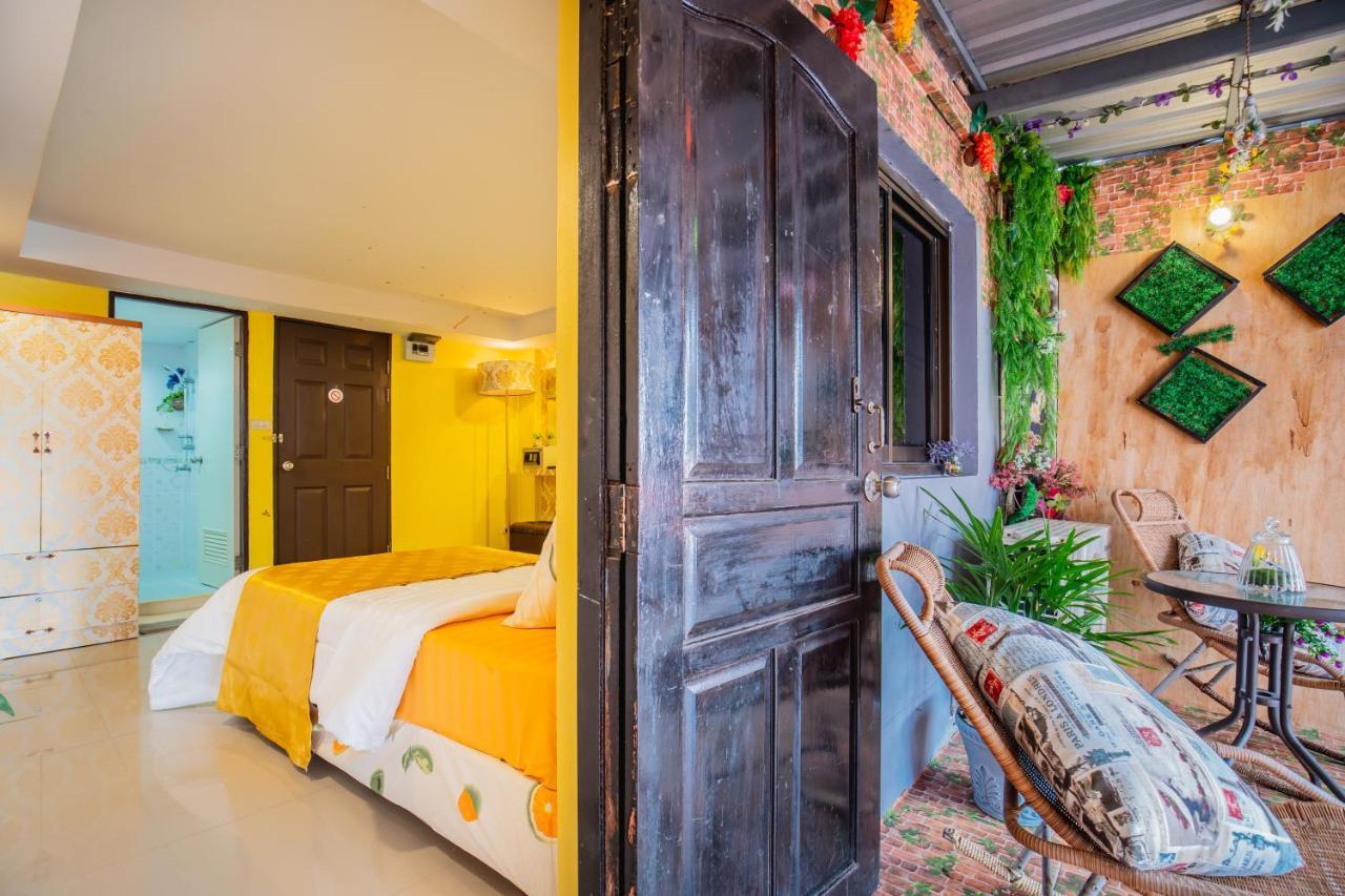 Menulis Coolly House Patong Bed & Breakfast Ngoại thất bức ảnh