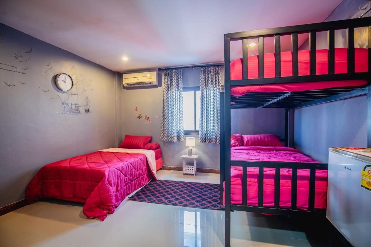 Menulis Coolly House Patong Bed & Breakfast Ngoại thất bức ảnh