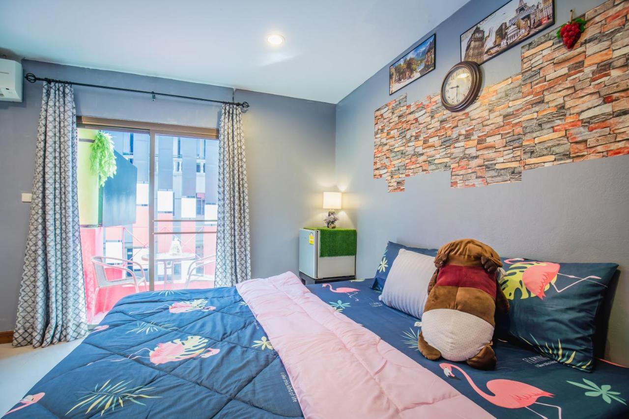 Menulis Coolly House Patong Bed & Breakfast Ngoại thất bức ảnh