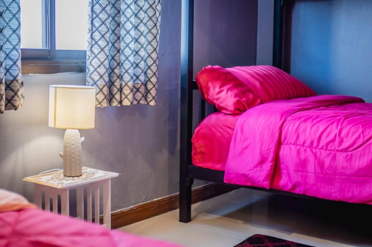 Menulis Coolly House Patong Bed & Breakfast Ngoại thất bức ảnh