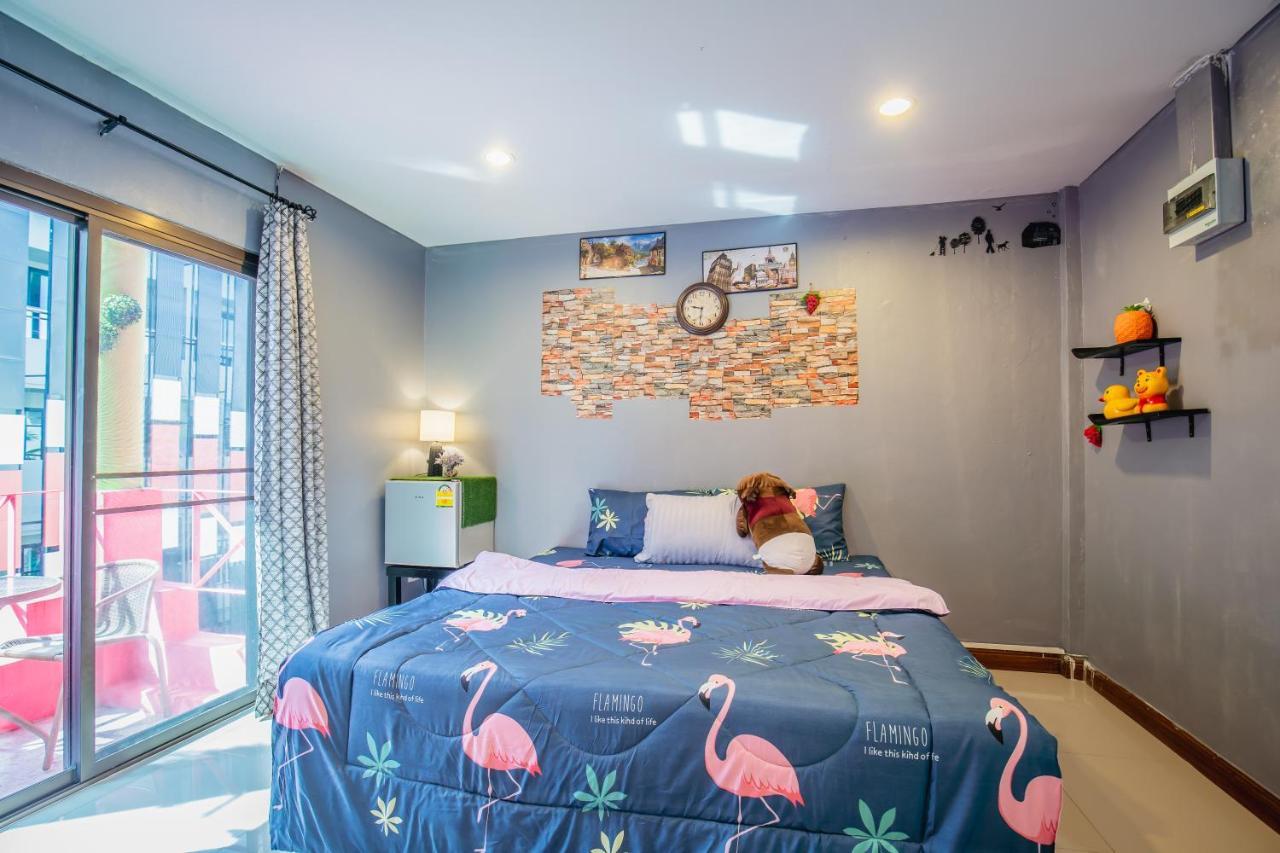 Menulis Coolly House Patong Bed & Breakfast Ngoại thất bức ảnh