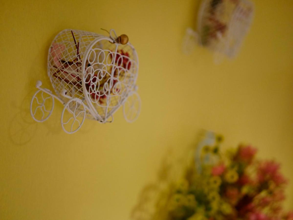 Menulis Coolly House Patong Bed & Breakfast Ngoại thất bức ảnh
